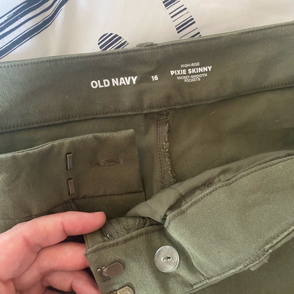 Old Navy Pixie Skinny pants